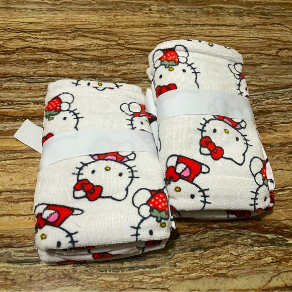 Hello Kitty - Picture 3 of 4